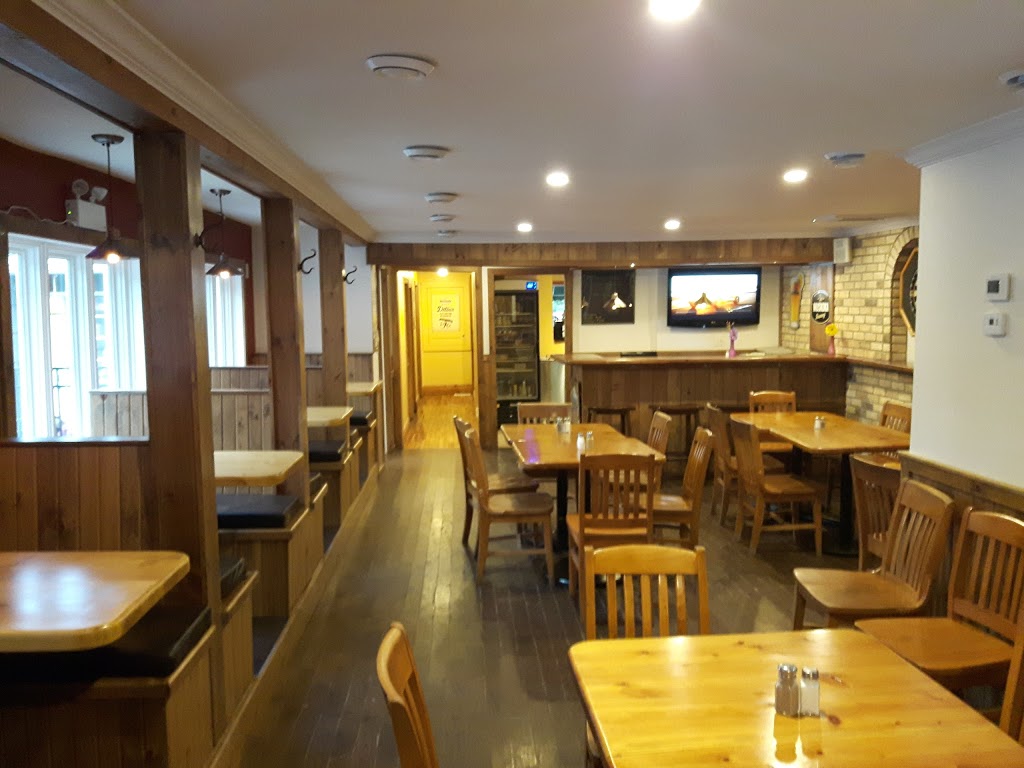 Grogs | 8604 Lakeshore Rd, Thedford, ON N0M 2N0, Canada | Phone: (519) 243-2770