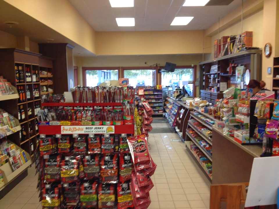 Dépanneur Rouge Inc | 483, ch de Knowlton RR 1, Knowlton, QC J0E 1V0, Canada | Phone: (450) 243-0330