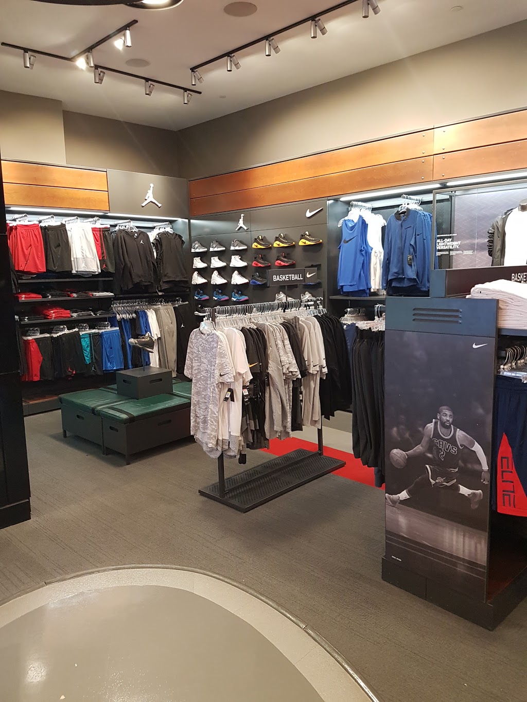 Sport Chek Yorkdale Shopping Centre | 3401 Dufferin St, North York, ON M6A 2T9, Canada | Phone: (416) 787-1641
