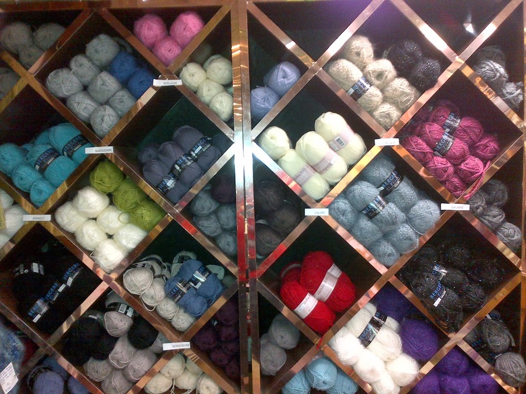 Roses Fine Yarns | 67 Canboro Rd, Fonthill, ON L0S 1E0, Canada | Phone: (905) 892-2222
