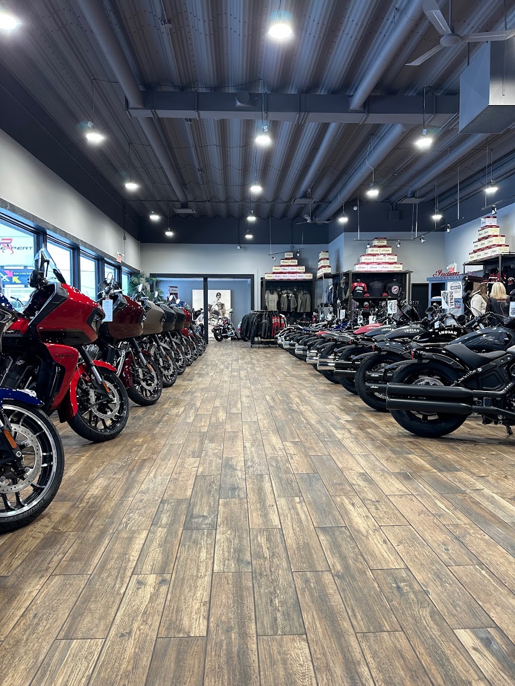 Indian Motorcycle Saguenay et Triumph Saguenay | 3225 Boulevard St François, Jonquière, QC G7T 1A1, Canada | Phone: (418) 512-0780