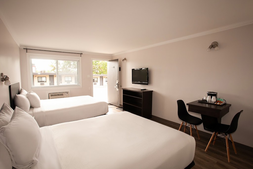 Motel Newstar Laval | 1375 Boulevard des Laurentides, Laval, QC H7N 4Y5, Canada | Phone: (579) 804-9974