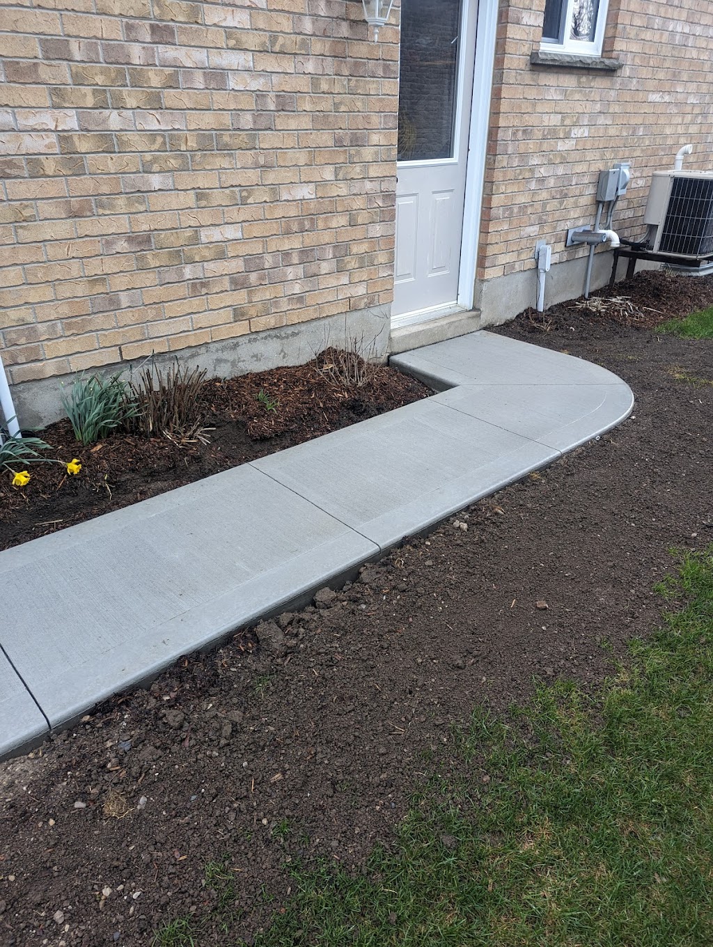 Entwistle Concrete and Landscape | 121 King St, Tavistock, ON N0B 2R0, Canada | Phone: (519) 501-5260