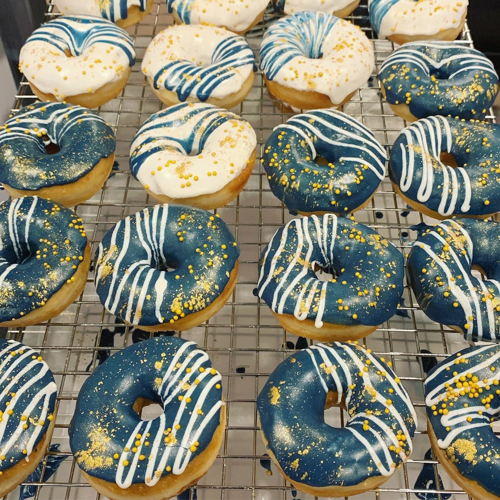 Sunset Donuts (Home Bakery) | Sunset Ridge, Vaughan, ON L4H 1Z6, Canada | Phone: (647) 390-2745