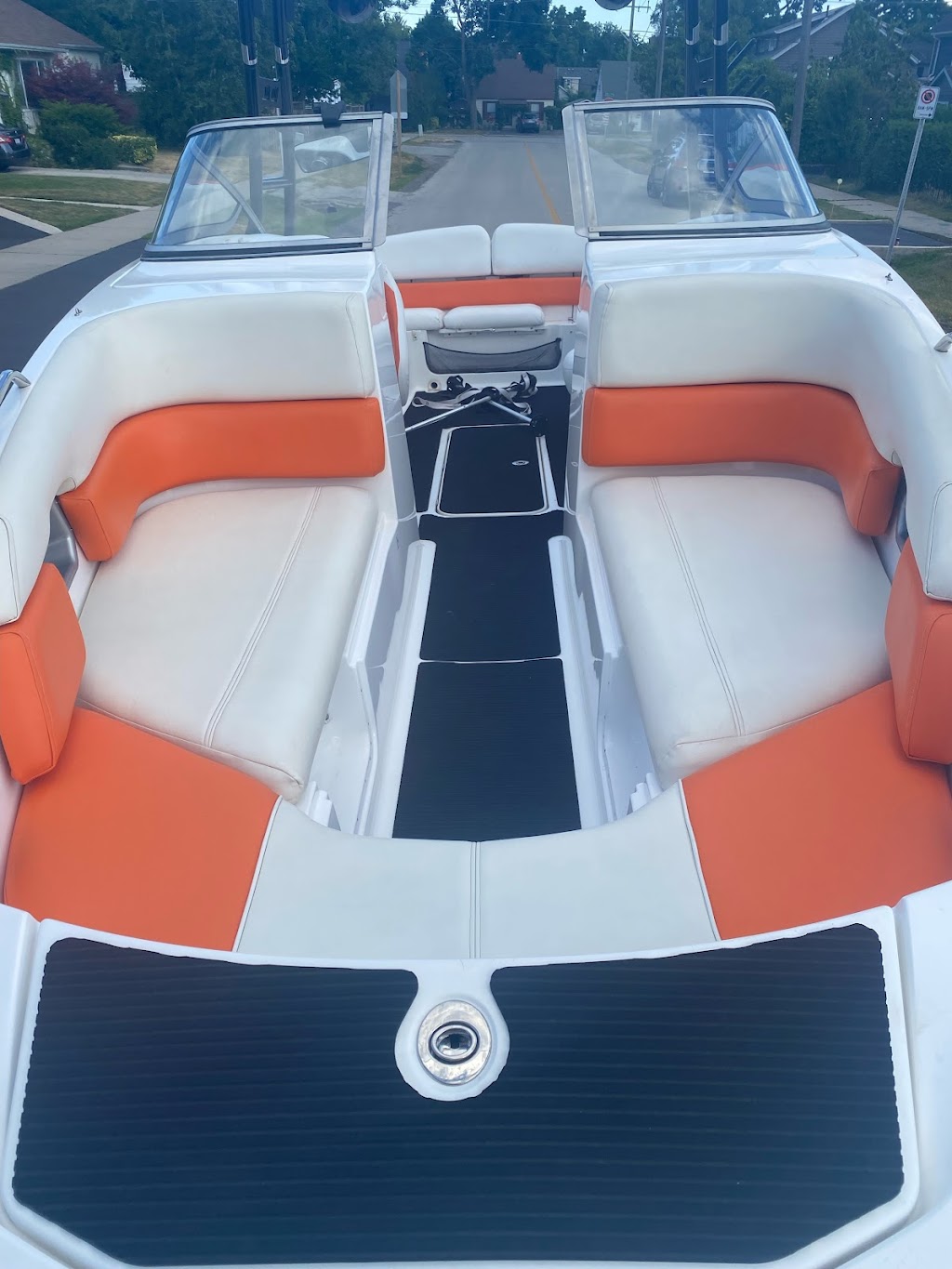 Boat rentals - Canada Water Fun | 342 bartos dr, Oakville, ON L6K 3E6, Canada | Phone: (647) 574-2351