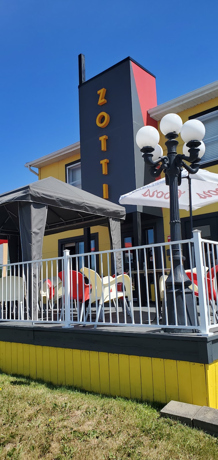 Bar Zotti | 10810 Bd de lOrmière, Québec, QC G2B 3L6, Canada | Phone: (418) 847-3904