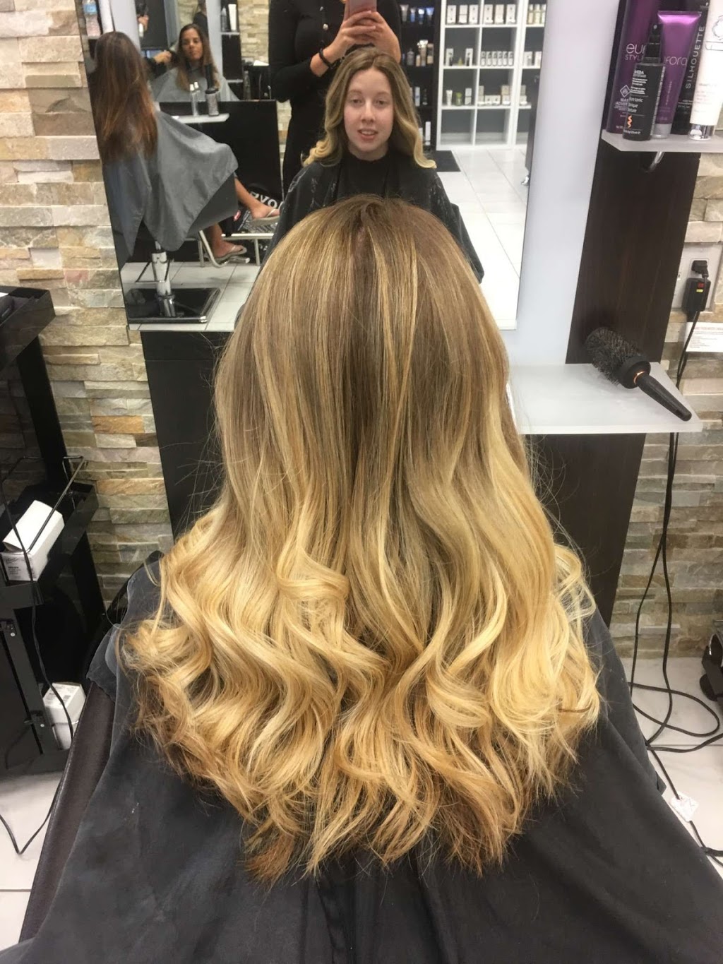 Status Salon | 1004 Carson Rd, Barrie, ON L4M 6L9, Canada | Phone: (705) 792-1189