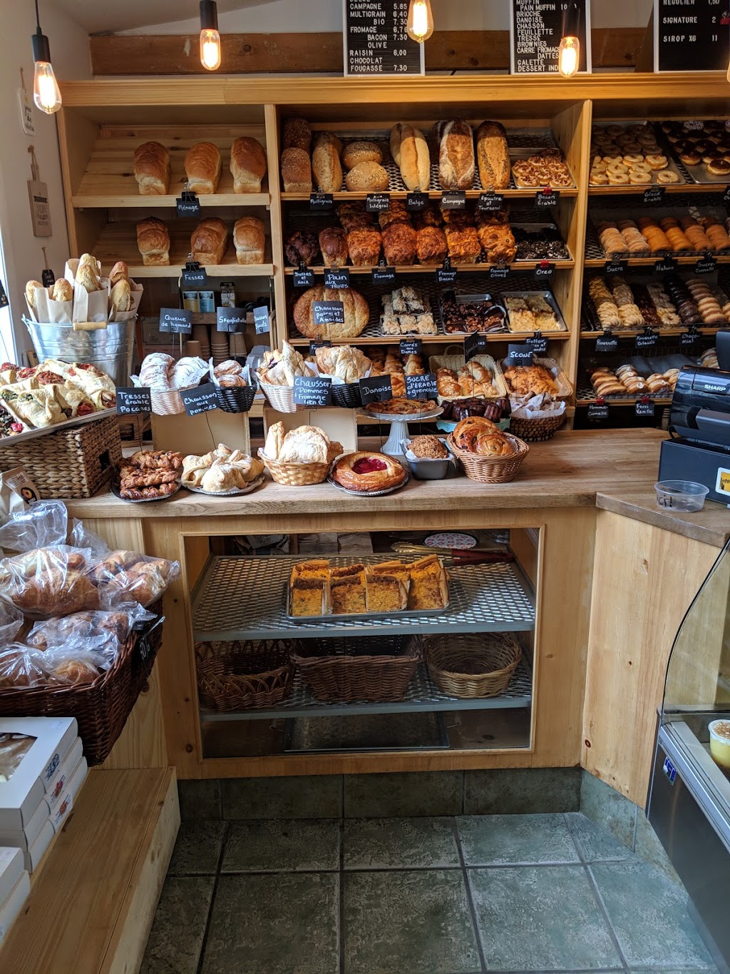 Chez DORA Bakery | 799 Rue Principale, Eastman, QC J0E 1P0, Canada | Phone: (450) 297-2828