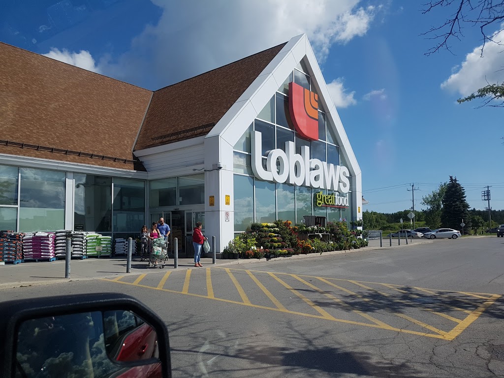 Loblaws | 400 Kent St W, Lindsay, ON K9V 6K2, Canada | Phone: (705) 878-4605