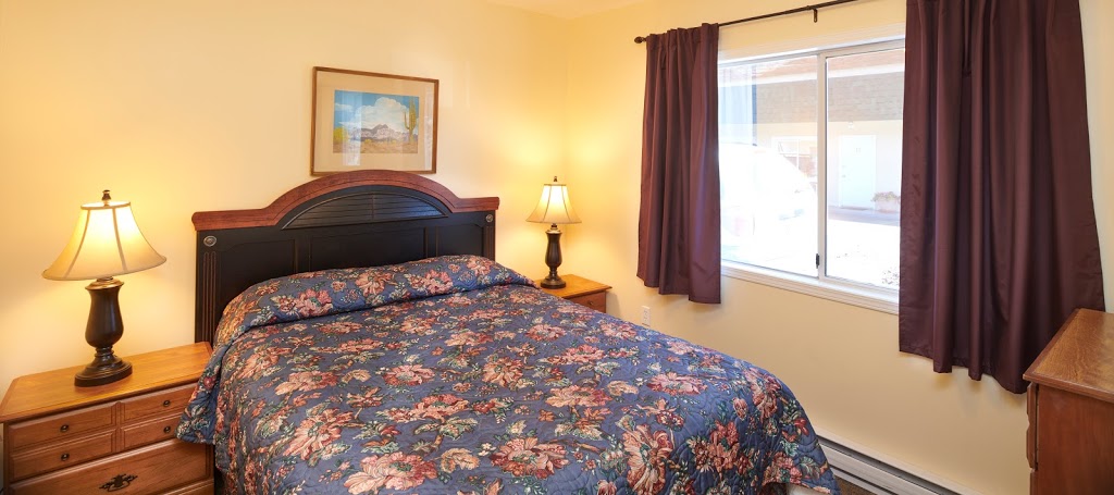 Black Sea Motel | 988 Lakeshore Dr W, Penticton, BC V2A 1C1, Canada | Phone: (250) 276-4040