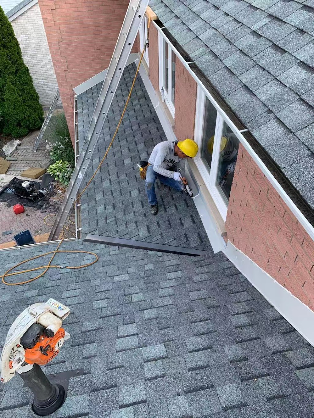Woodpecker Roofing Inc. | 75 Decast Cres, Markham, ON L3R 1N6, Canada | Phone: (647) 861-3635