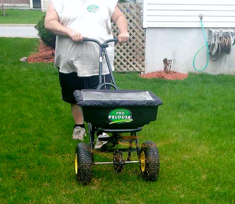 Pro-Lawn Companies | 7935 Av. Naples, Brossard, QC J4Y 1V8, Canada | Phone: (514) 865-2561