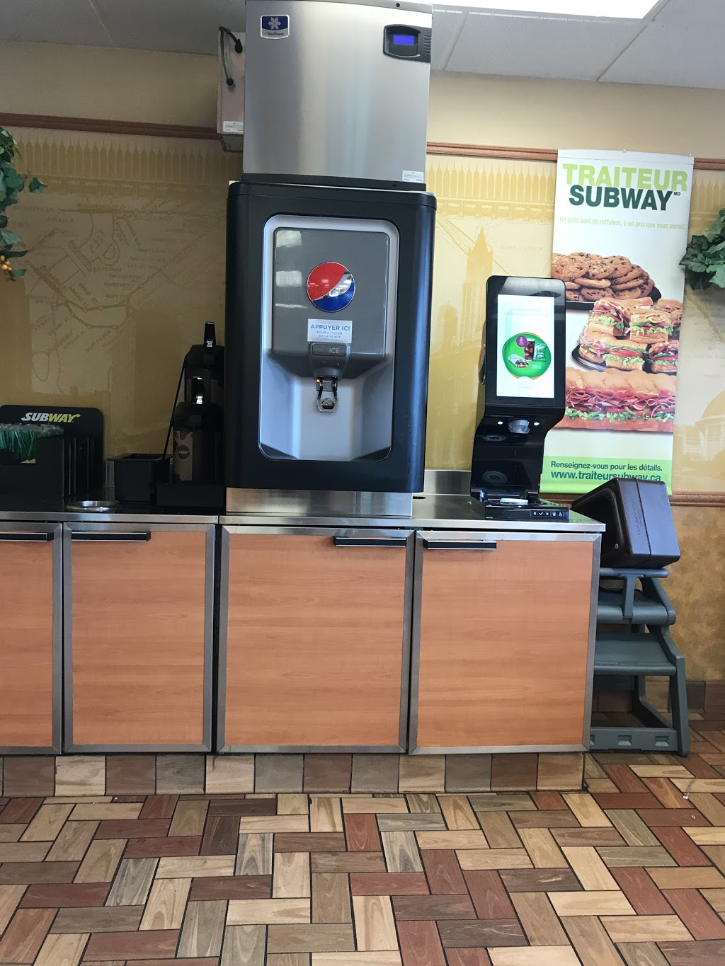 Restaurant SUBWAY | 3500 Chemin des Quatre-Bourgeois, Québec, QC G1W 2L2, Canada | Phone: (418) 651-1314