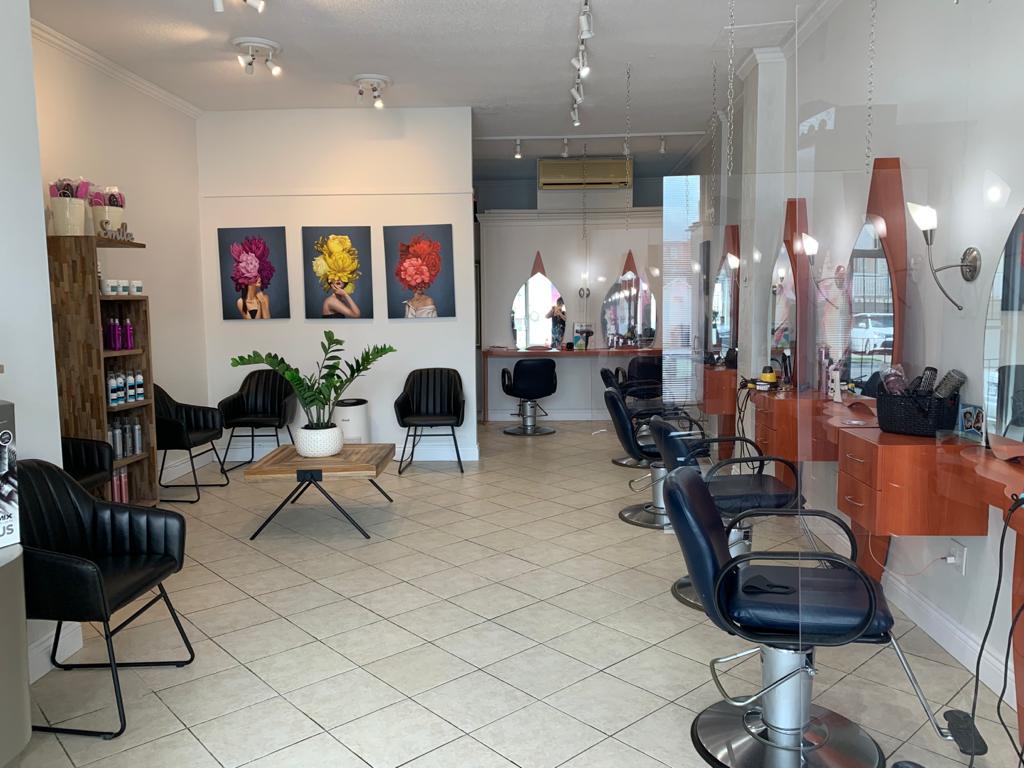 Salon Capricci | 5110 Rue Jarry E, Saint-Léonard, QC H1R 1Y4, Canada | Phone: (514) 327-6410