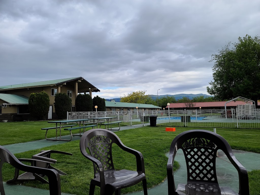 Okanagan Seasons Resort | 1580 BC-33, Kelowna, BC V1X 1Z9, Canada | Phone: (250) 860-5707