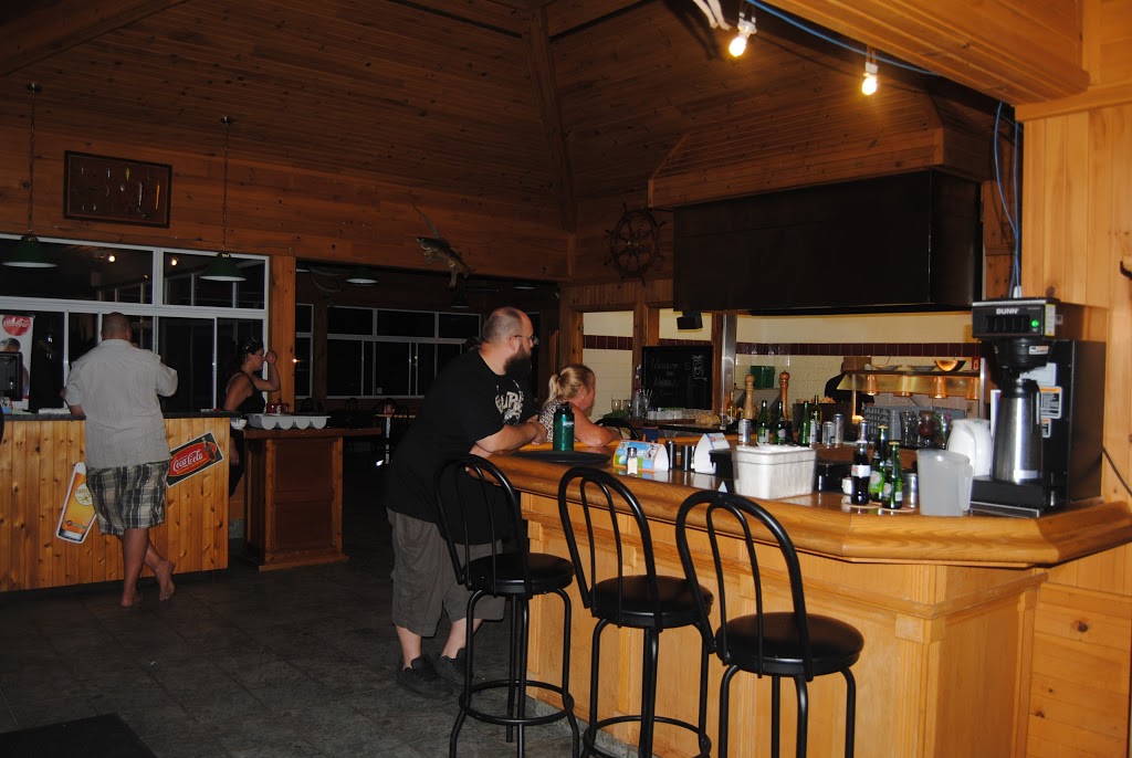 Flynns Inn Irish Pub | Delawana Rd, Honey Harbour, ON P0E 1E0, Canada | Phone: (705) 756-4782