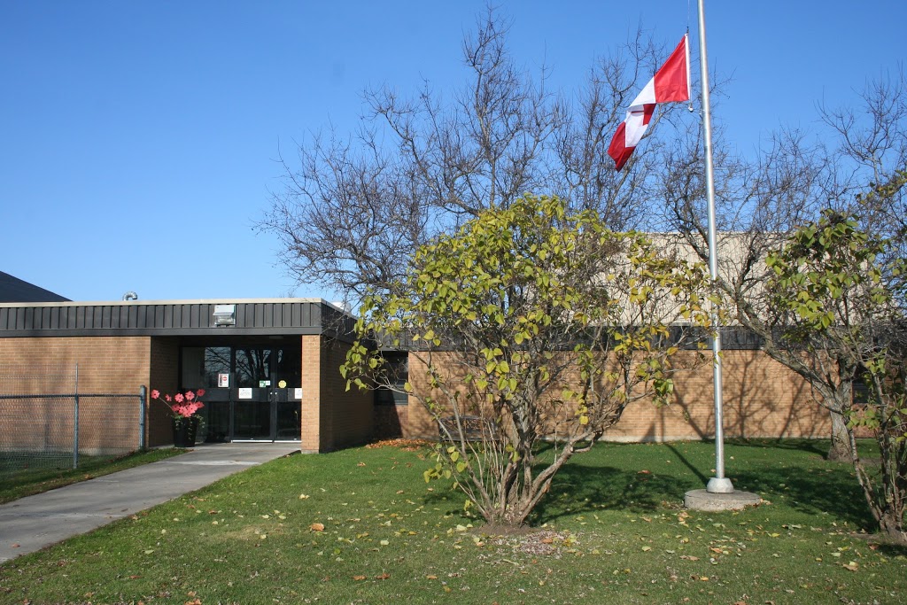 Roxmore Public School | 16279 Fairview Dr, Avonmore, ON K0C 1C0, Canada | Phone: (613) 346-5502