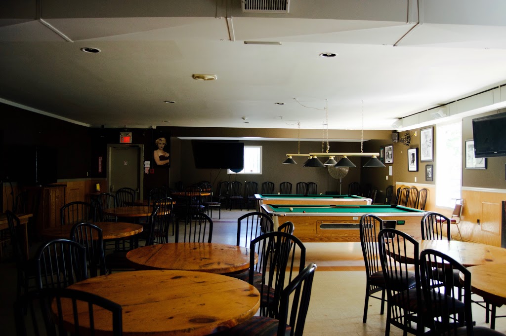 Maple Valley Sports Bar | 285 Lafontaine Rd E, Tiny, ON L0K 1P0, Canada | Phone: (705) 533-2369