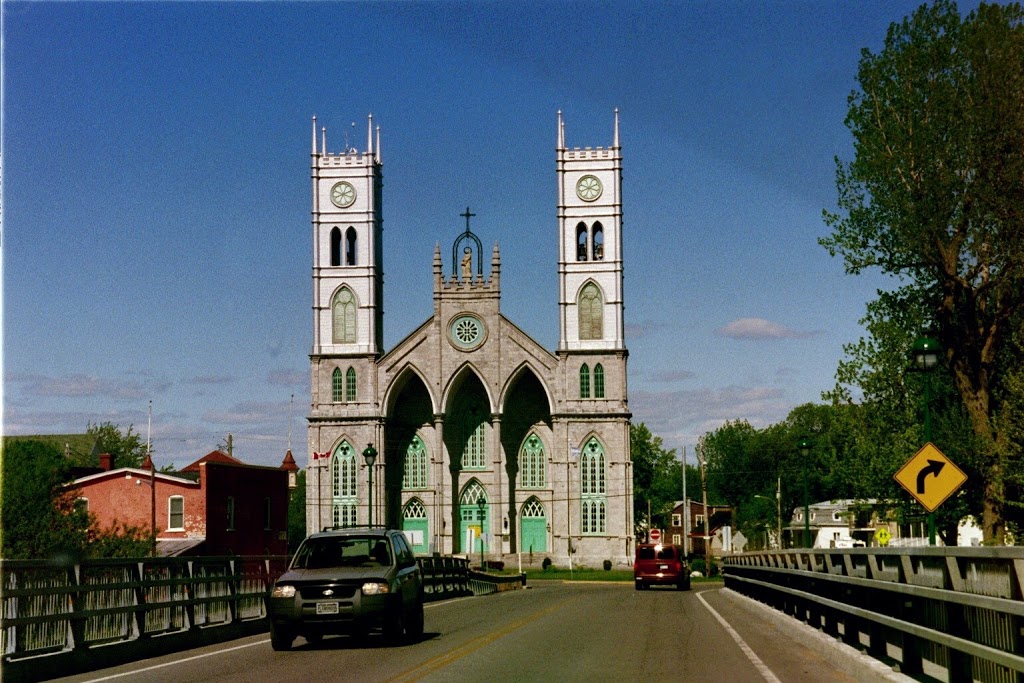 Église catholique Sainte-Anne-de-la-Pérade | 201 Rue Sainte-Anne, Sainte-Anne-de-la-Pérade, QC G0X 2J0, Canada | Phone: (418) 325-2025