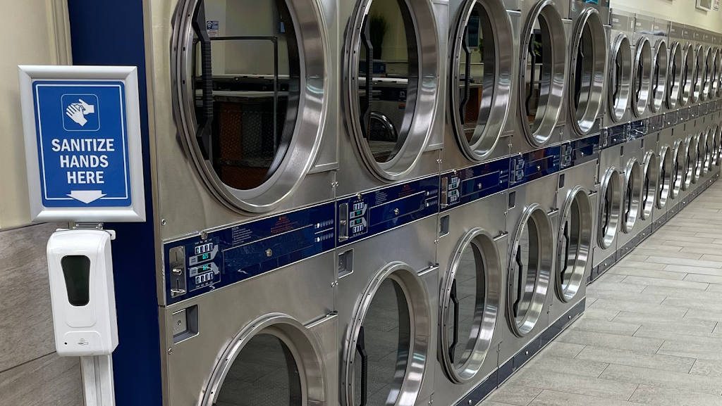 Mega Coin Laundry | 840 Queenston Rd, Stoney Creek, ON L8G 4A8, Canada | Phone: (905) 662-0543