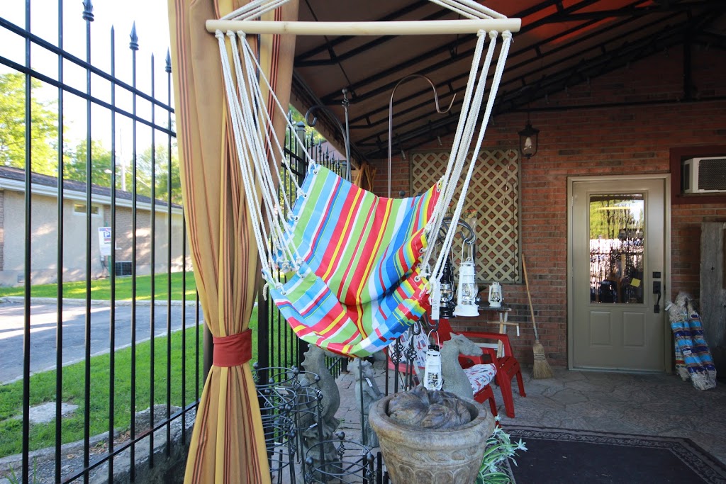 Windsors Courtyard Garden & Home Decor | 211 St Lawrence St, Merrickville, ON K0G 1N0, Canada | Phone: (613) 269-2999