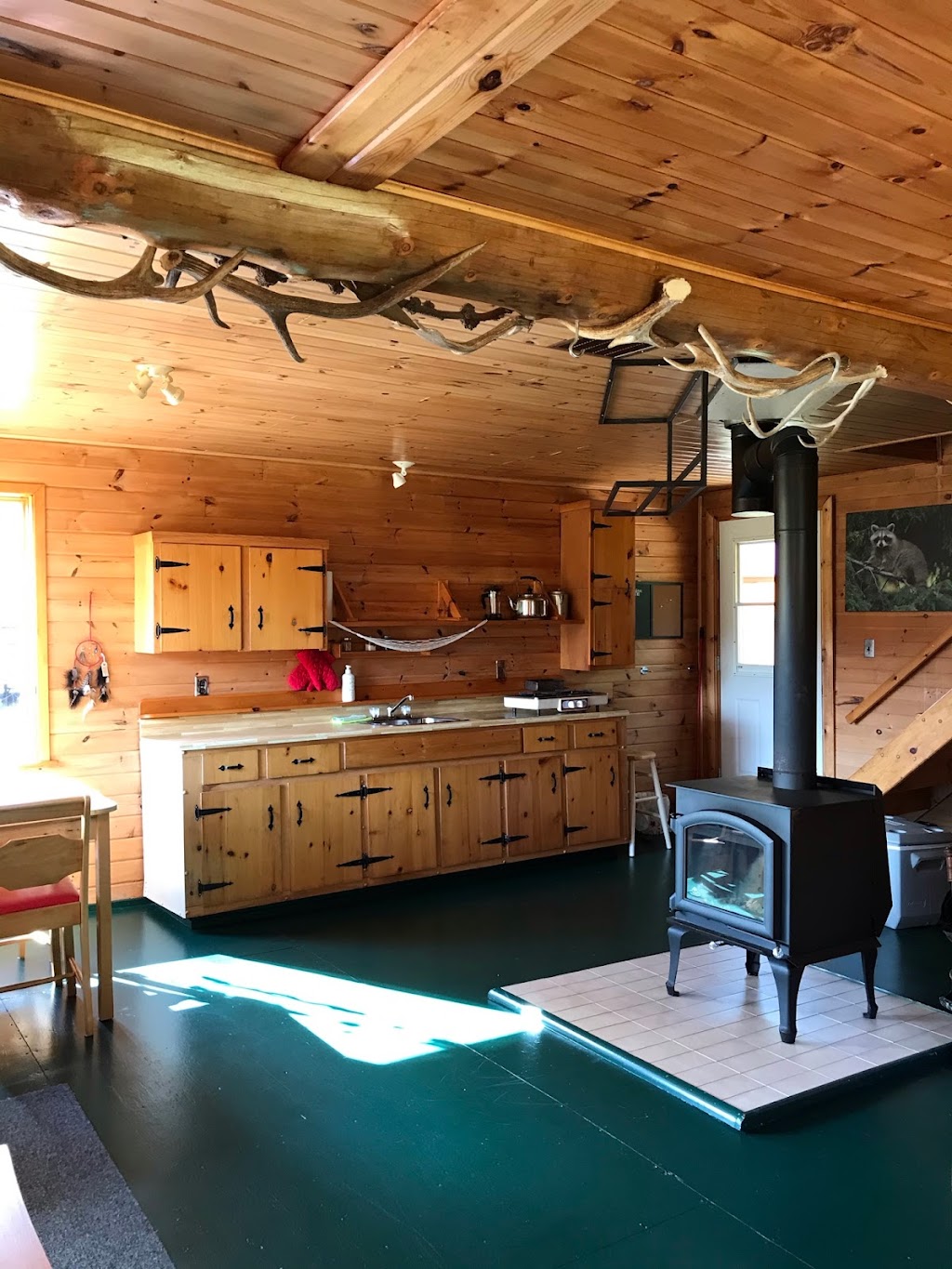 Chalets Nikamishuk | 5 Chem. des Beaudoin, Saint-Tite-des-Caps, QC G0A 4J0, Canada | Phone: (418) 455-2655