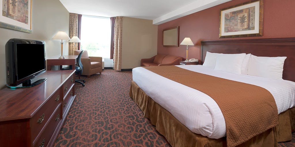 Ramada by Wyndham Niagara Falls/Fallsview | 6045 Stanley Ave, Niagara Falls, ON L2G 3Y3, Canada | Phone: (905) 374-4142