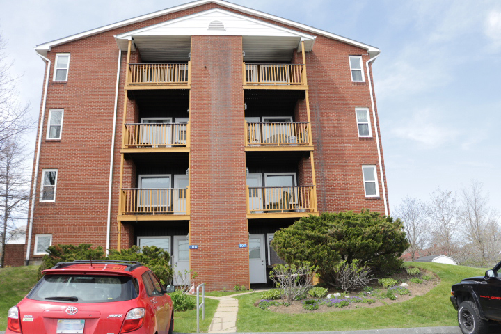 Belmont Court Apartments | 957 Cole Harbour Rd, Dartmouth, NS B2V 2J3, Canada | Phone: (902) 425-5777