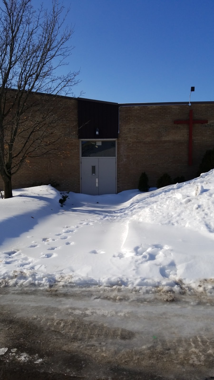 Église Charles-de-Foucauld | 14 Boul de la Bourbonne, Lorraine, QC J6Z 3X4, Canada | Phone: (450) 621-5521 ext. 231