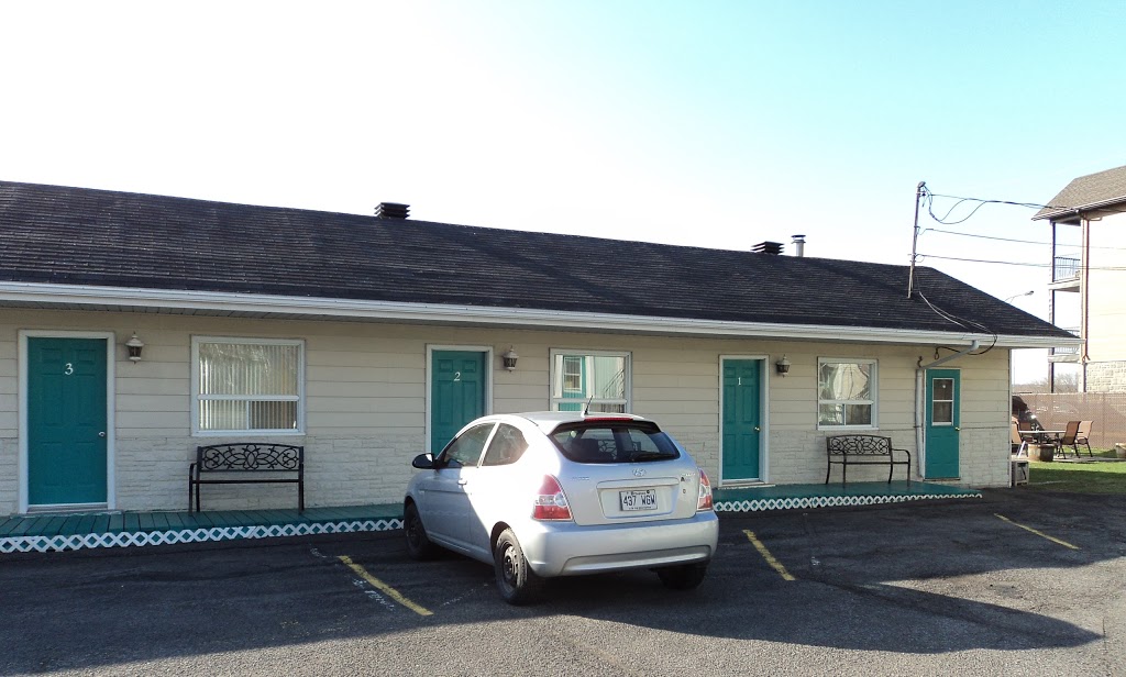 Motel Aigle dOr - Motel à Beauport, Quebec - Boulevard Sainte-A | 3954 Boulevard Sainte-Anne, Québec, QC G1E 3M5, Canada | Phone: (418) 666-7622