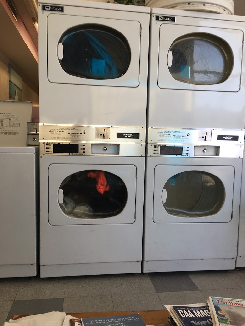 Merivale Coin Laundry | 1005 Merivale Rd, Ottawa, ON K1Z 6A6, Canada | Phone: (613) 724-3867