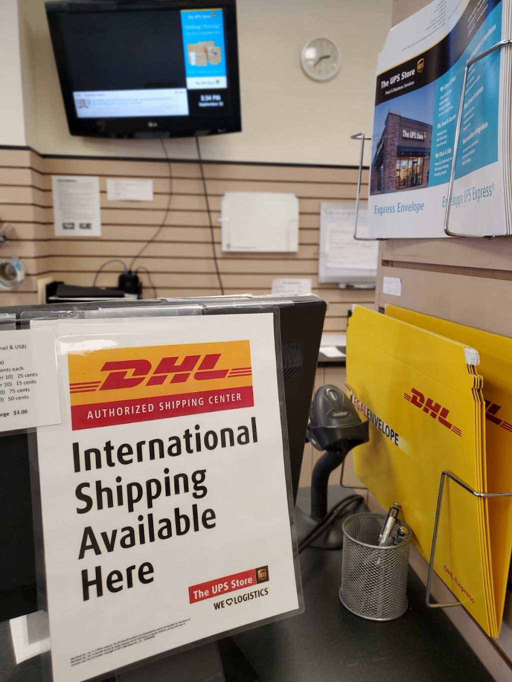 DHL Authorized Shipping Centre Cambridge | 250 Dundas St S #6, Cambridge, ON N1R 8A8, Canada | Phone: (519) 624-1122