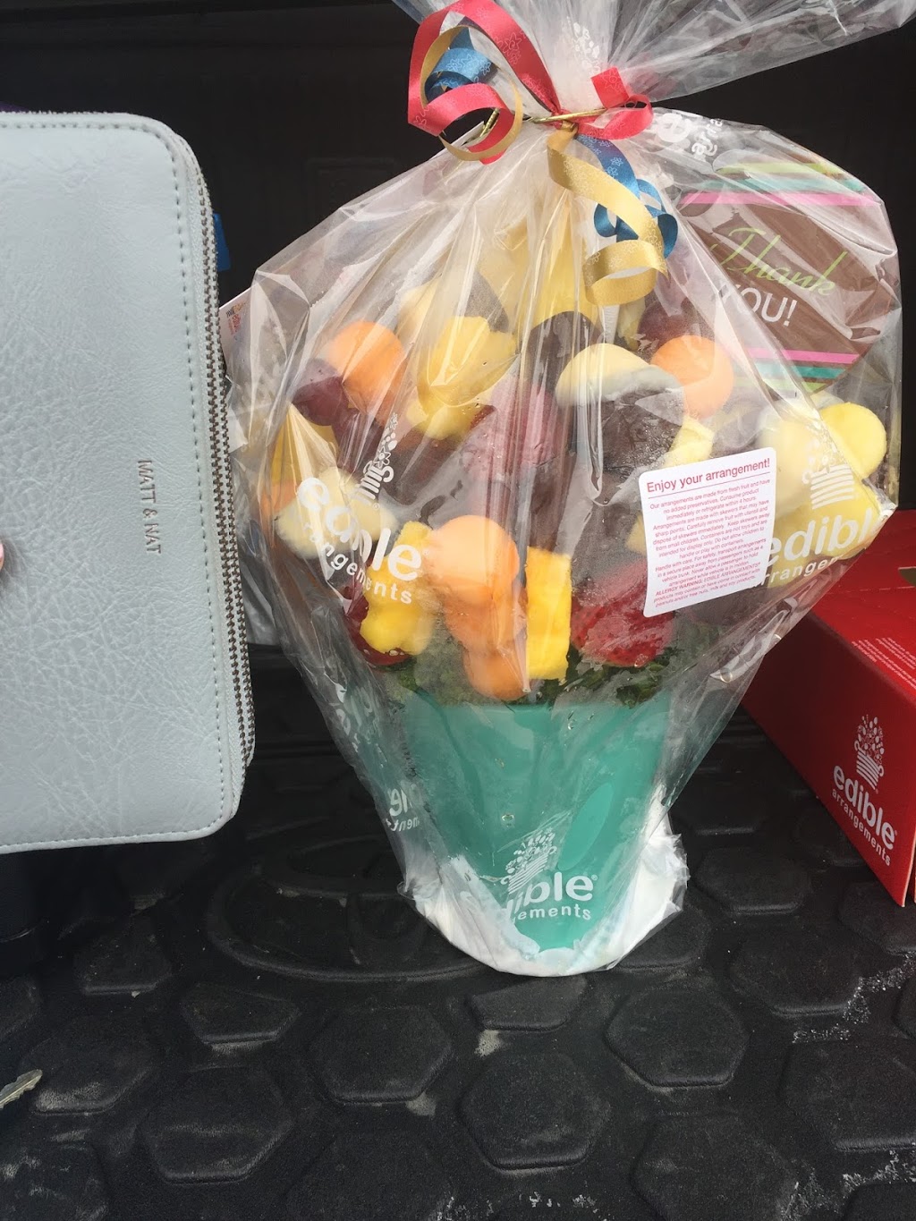 Edible Arrangements | 575 Ontario St S, Milton, ON L9T 2N2, Canada | Phone: (905) 636-0844