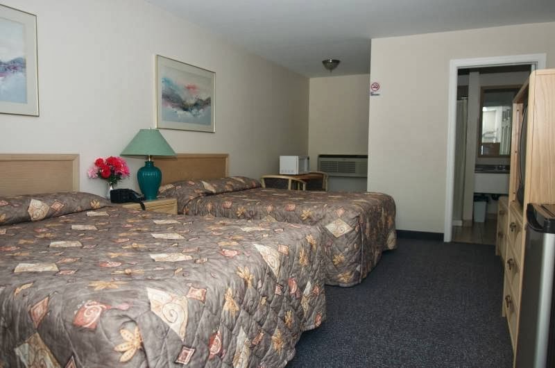 Country Inn Motel | 8230 HWY 3 W, Dunnville, ON N1A 2W4, Canada | Phone: (905) 774-7363