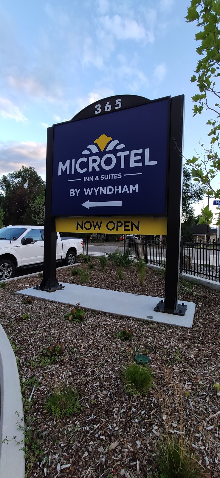 Microtel Inn & Suites by Wyndham Kelowna | 365 Mills Rd, Kelowna, BC V1X 4G9, Canada | Phone: (778) 484-0102