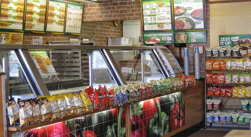 Subway | 1202 Simcoe St N, Oshawa, ON L1G 4W9, Canada | Phone: (905) 432-0943