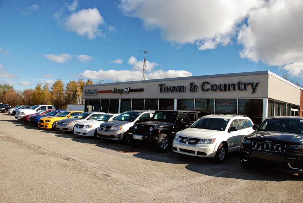 Town & Country Chrysler | 245 Lombard St, Smiths Falls, ON K7A 5B8, Canada | Phone: (613) 283-7555