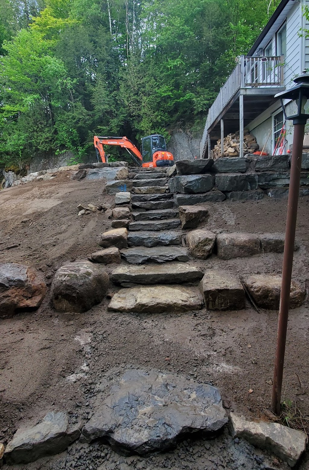 Mini excavation Pouliot | 724 Ch des Hauteurs, Saint-Hippolyte, QC J8A 1H1, Canada | Phone: (514) 743-6870