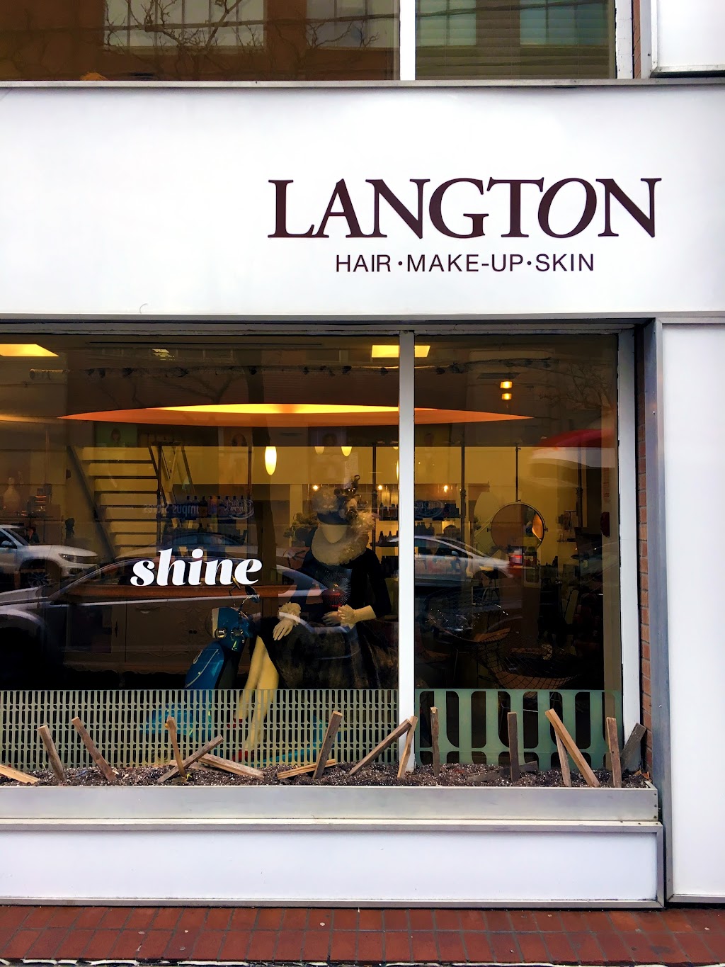 Langton Salon Spa | 201 King St E, Toronto, ON M5A 4M5, Canada | Phone: (416) 365-0481