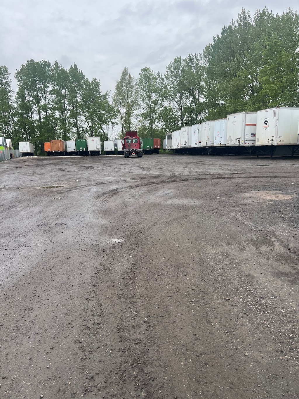 Dsr trailer yard | 6581 River Rd, Delta, BC V4K 5B9, Canada | Phone: (778) 400-3937