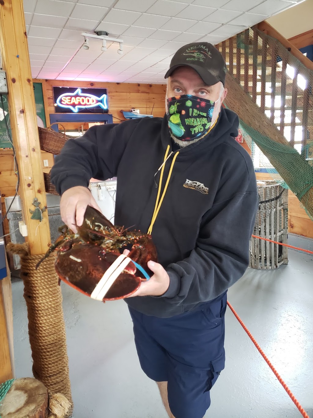 The Lobster Dive Inc | 105 Government Wharf Rd, Eastern Passage, NS B3G 1M5, Canada | Phone: (902) 463-6066