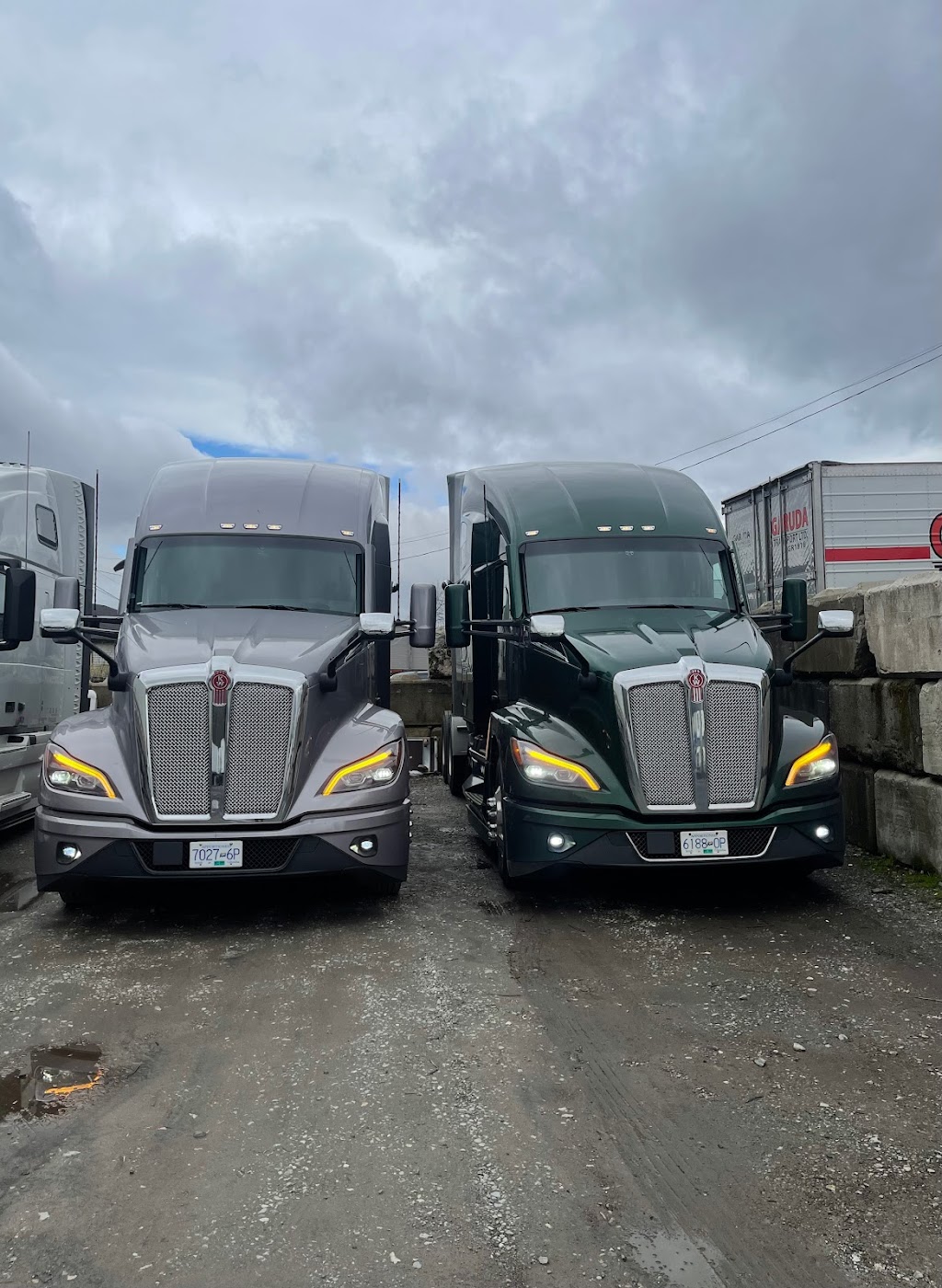 AKEBS TRUCKING LTD. | 7719 147 St, Surrey, BC V3S 3B1, Canada | Phone: (604) 724-6919