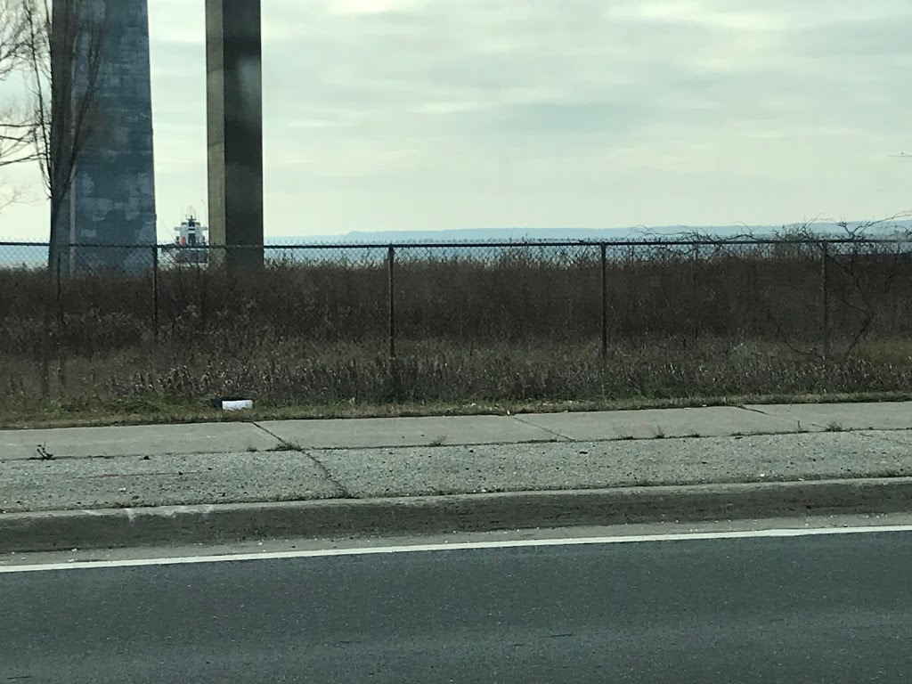 South Parking Lot of Burlington Canal Light House | Hamilton Beach A, Hamilton, ON L8H 6Z9, Canada