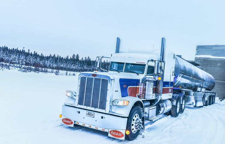 Queensway Transport, Inc. | 860 Rue Archimède, Lévis, QC G6V 7M5, Canada | Phone: (418) 830-1371