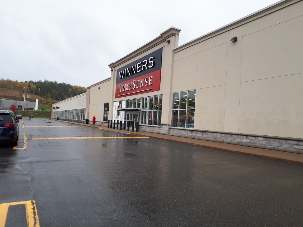 Winners & HomeSense | 54 Silver Fox Ave, New Minas, NS B4N 0E4, Canada | Phone: (902) 681-3667