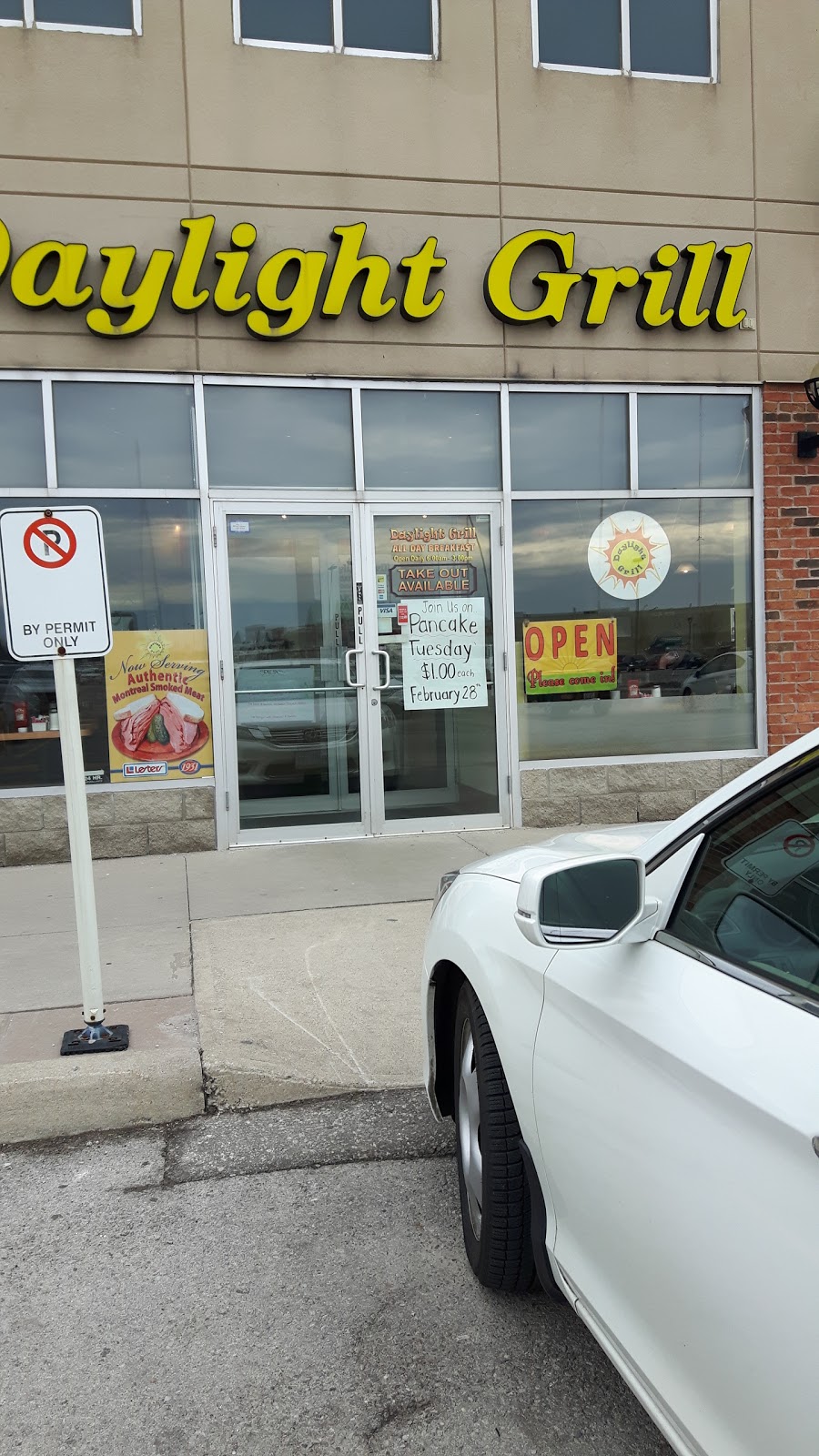 Daylight Grill | 980 Southdown Rd, Mississauga, ON L5J 2Y4, Canada | Phone: (905) 919-1187