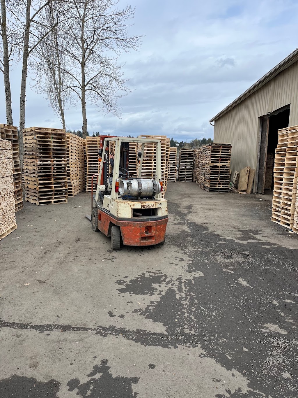 BEST PALLETS | 5051 King George Blvd, Surrey, BC V3S 0L2, Canada | Phone: 077863 63992