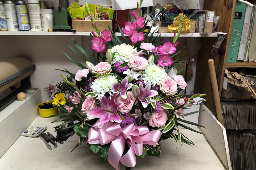 Junes Flower & Gift Shoppe | 2812 Victoria Park Ave, North York, ON M2J 4A8, Canada | Phone: (416) 491-8899