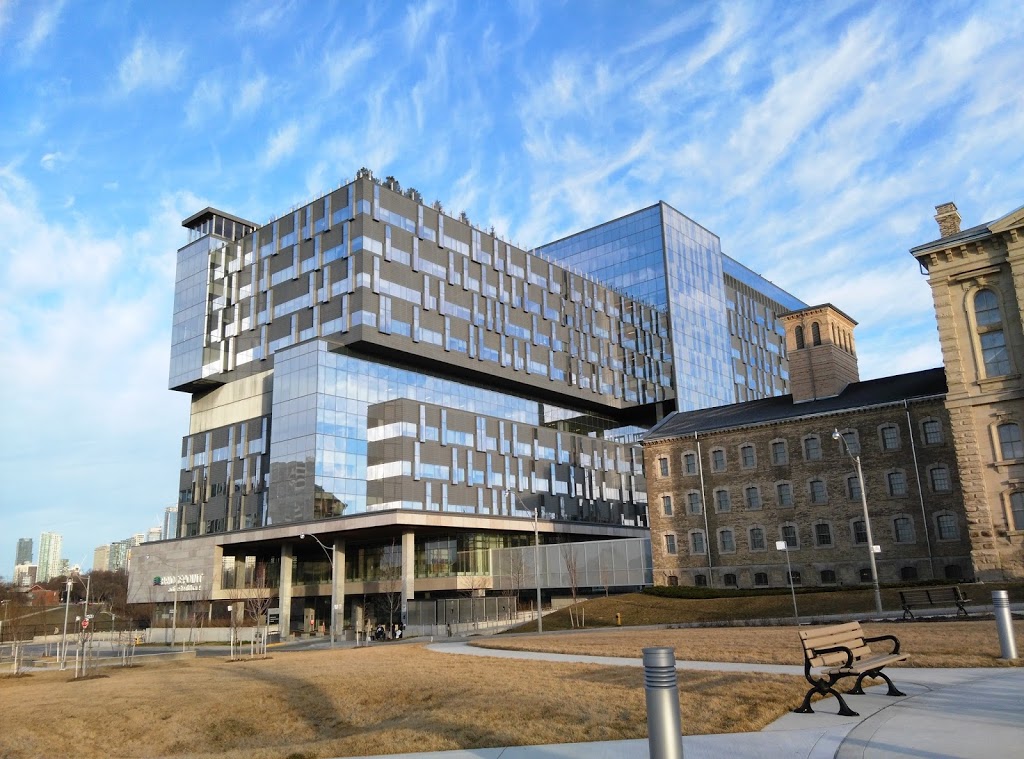 Bridgepoint Hospital | 1 Bridgepoint Dr, Toronto, ON M4M 2B5, Canada | Phone: (416) 461-8252