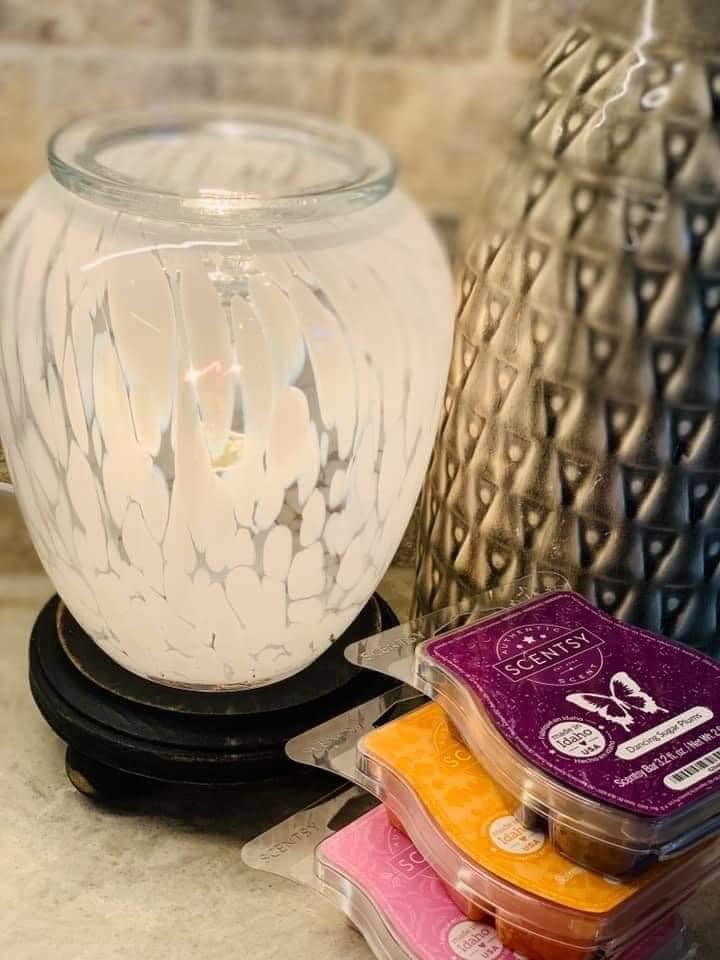 Dana Lucas Independent Scentsy Superstar Director | 1319 2nd Concession Rd St, Delhi, ON N4B 2W4, Canada | Phone: (519) 420-9020